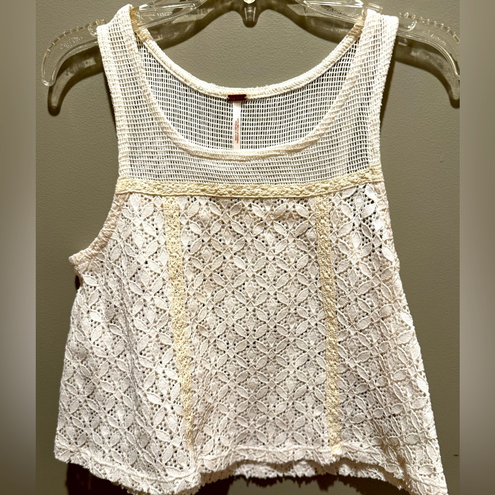 Adorable Top, perfect for a beach vacation.